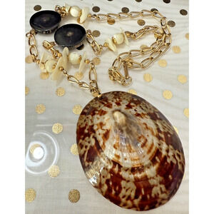 Vintage 1960s Hobe Gold Tone Shell Polished Wood Chain Necklace